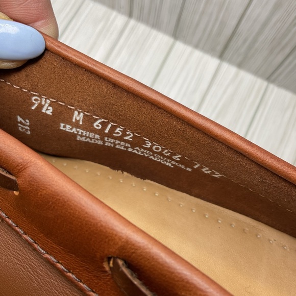 1391-MENS LEXINGTON TASSEL WEEJUNS LOAFER - Picture 2 of 6